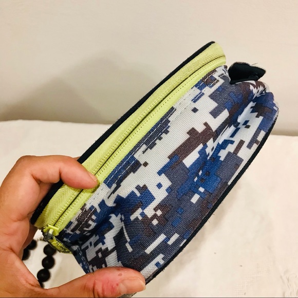 Puma multicolor handle lunch bag. Good used condition. - Picture 4 of 9